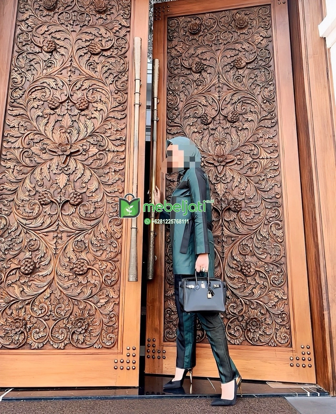 Daun Pintu Jati Solid Ukir Jepara