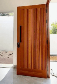 Kayu Bengkirai untuk Pintu